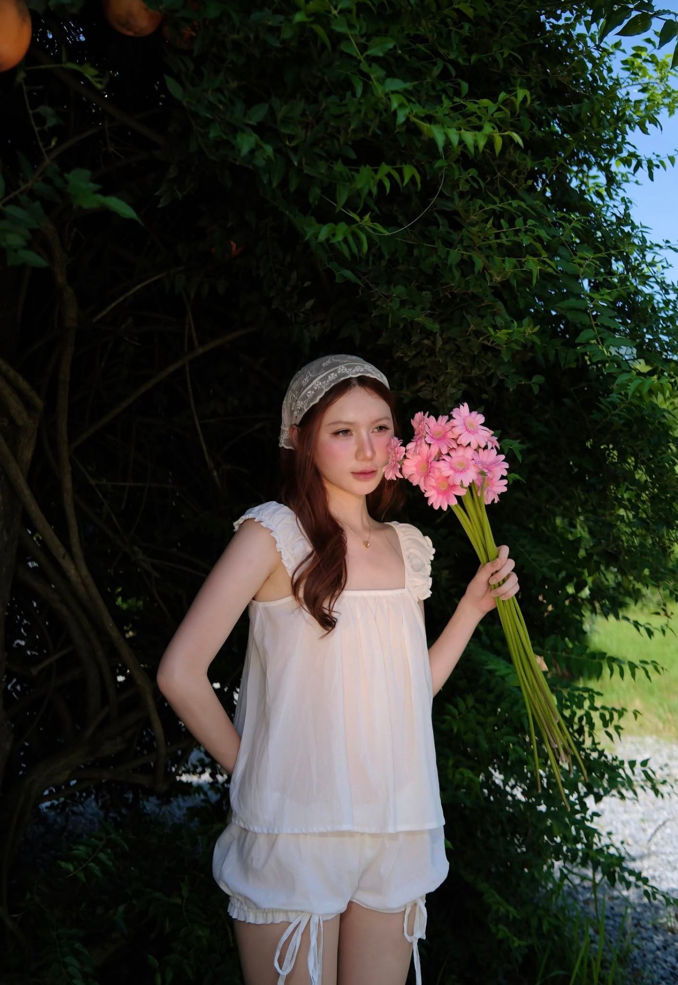 LOLITA Set — Set trắng kem nhẹ nhàng, phong cách nàng thơ.